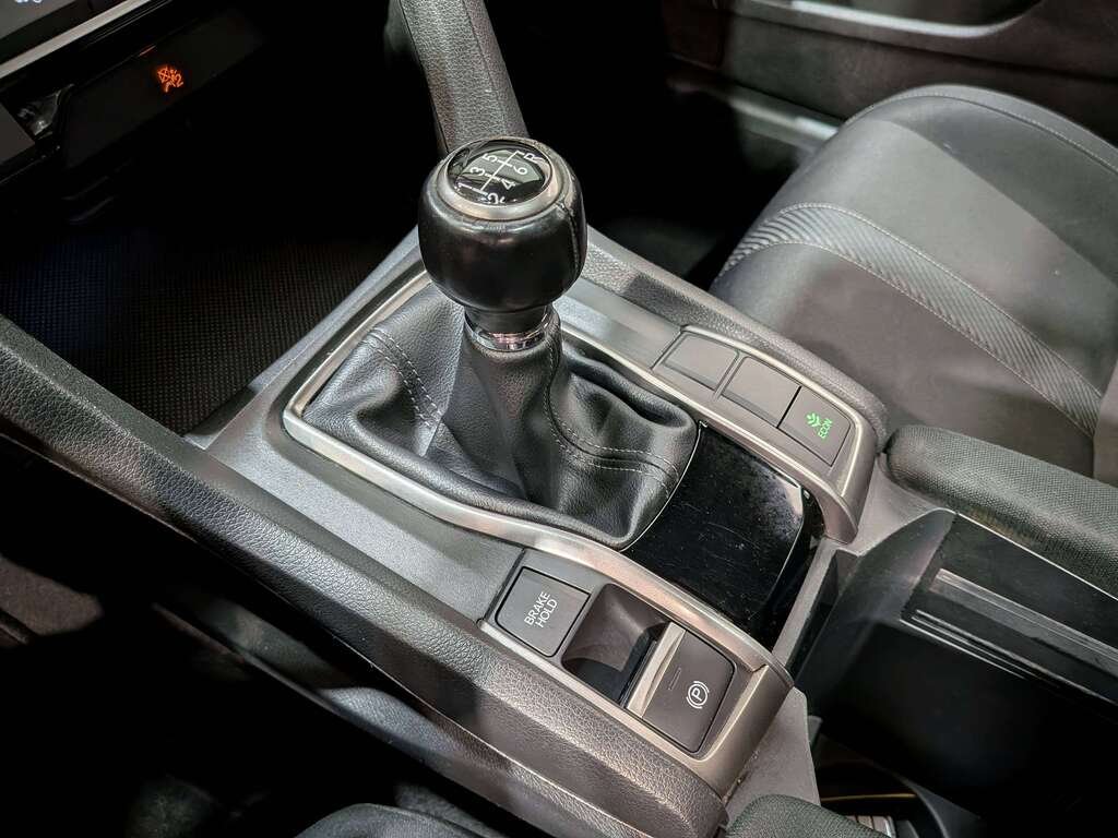 2019 Honda Civic Hatchback Sport Manual White Val-David - photo #29