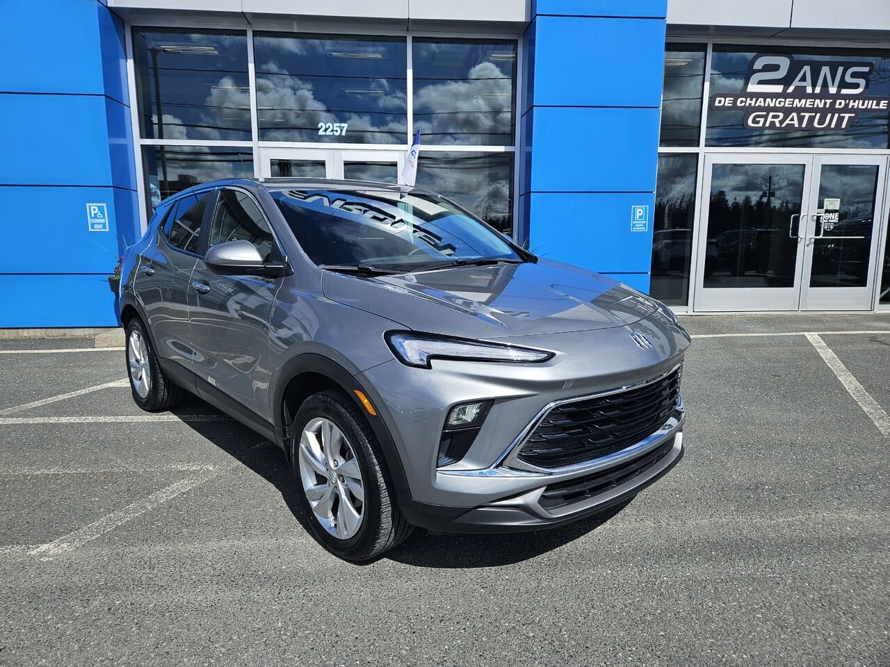 2024 Buick Encore GX Privilégiée 4 portes TI Silver Thetford Mines - photo #1