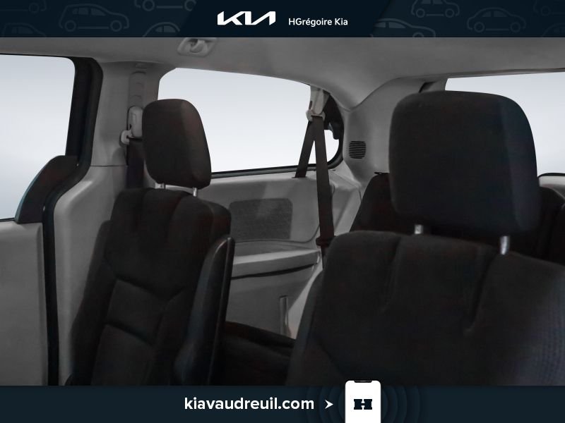 2017 Dodge GR Caravan Blue Laval - photo #12