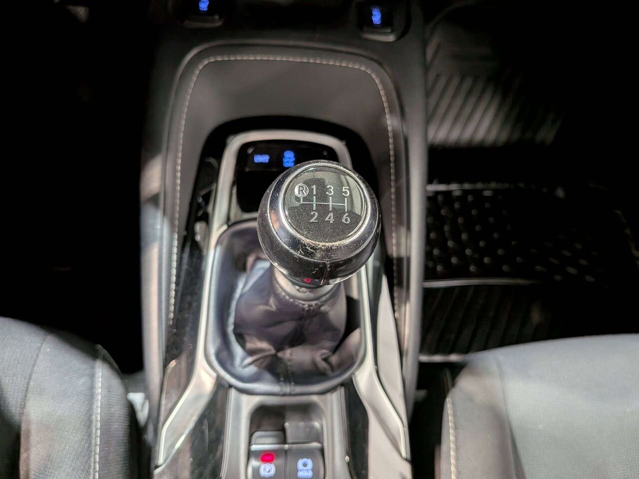 2019 Toyota Corolla Hatchback Manual Blue Val-David - photo #26