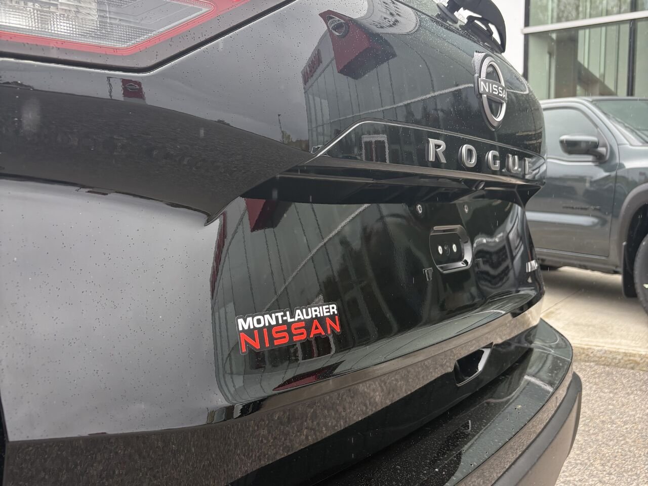 2024 Nissan Rogue S Black Mont-Laurier - photo #6