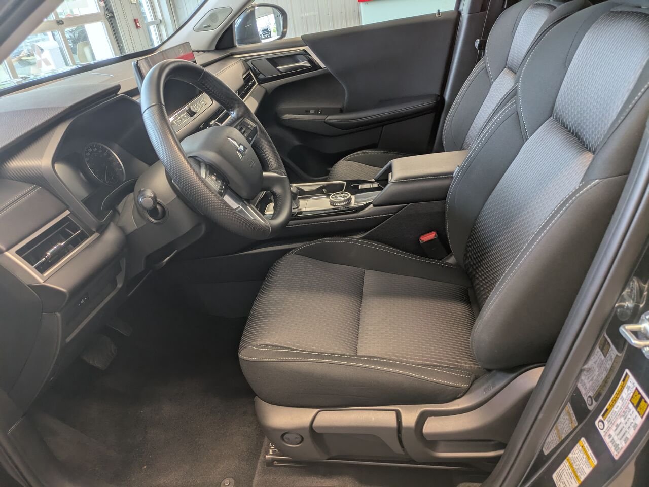 2025 Mitsubishi Outlander Grey Gatineau - photo #14