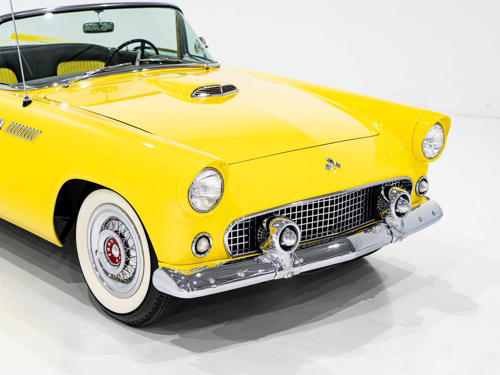 Ford Thunderbird **PRICE IN USD** Fully restored 1955 Montréal - photo #26