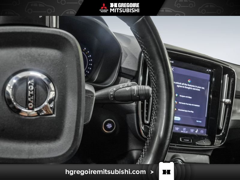 2023 Volvo XC40 Black Laval - photo #21
