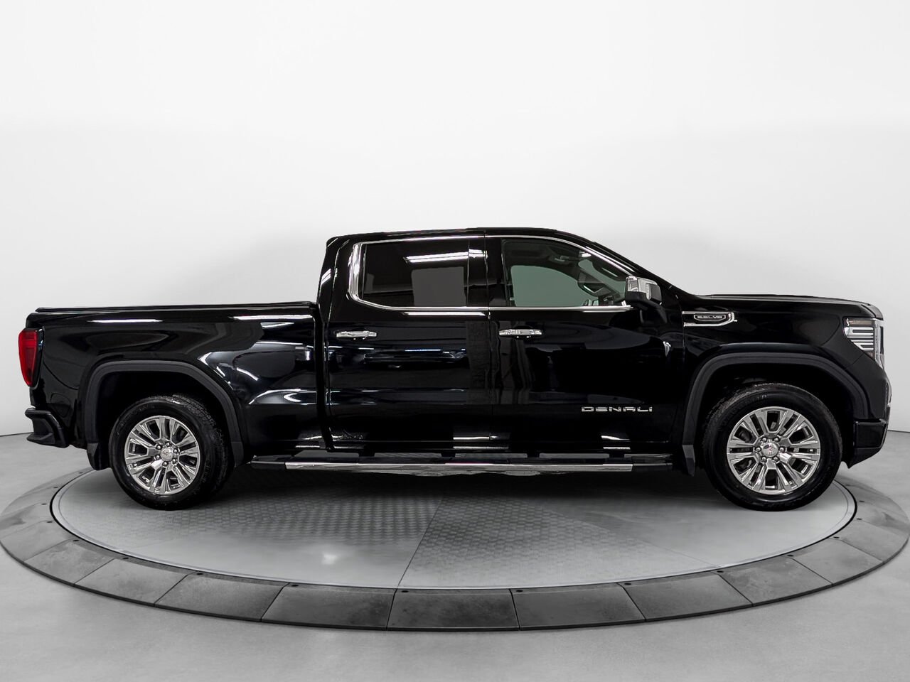 2023 GMC SIERRA 1500 4WD CREW CAB PICKUP GMC Sierra 1500 Denali Crew Cab V 8 5.3L Black Sherbrooke - photo #5