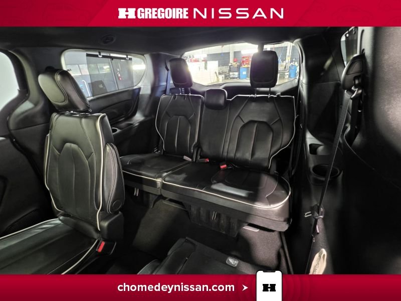 2025 Chrysler Pacifica Black Saint-Eustache - photo #35
