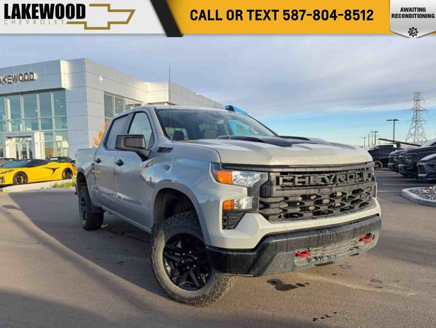 2025 Chevrolet Silverado 1500 Custom Trail Boss 5.3L Z71 | Dark Essentials Package Grey