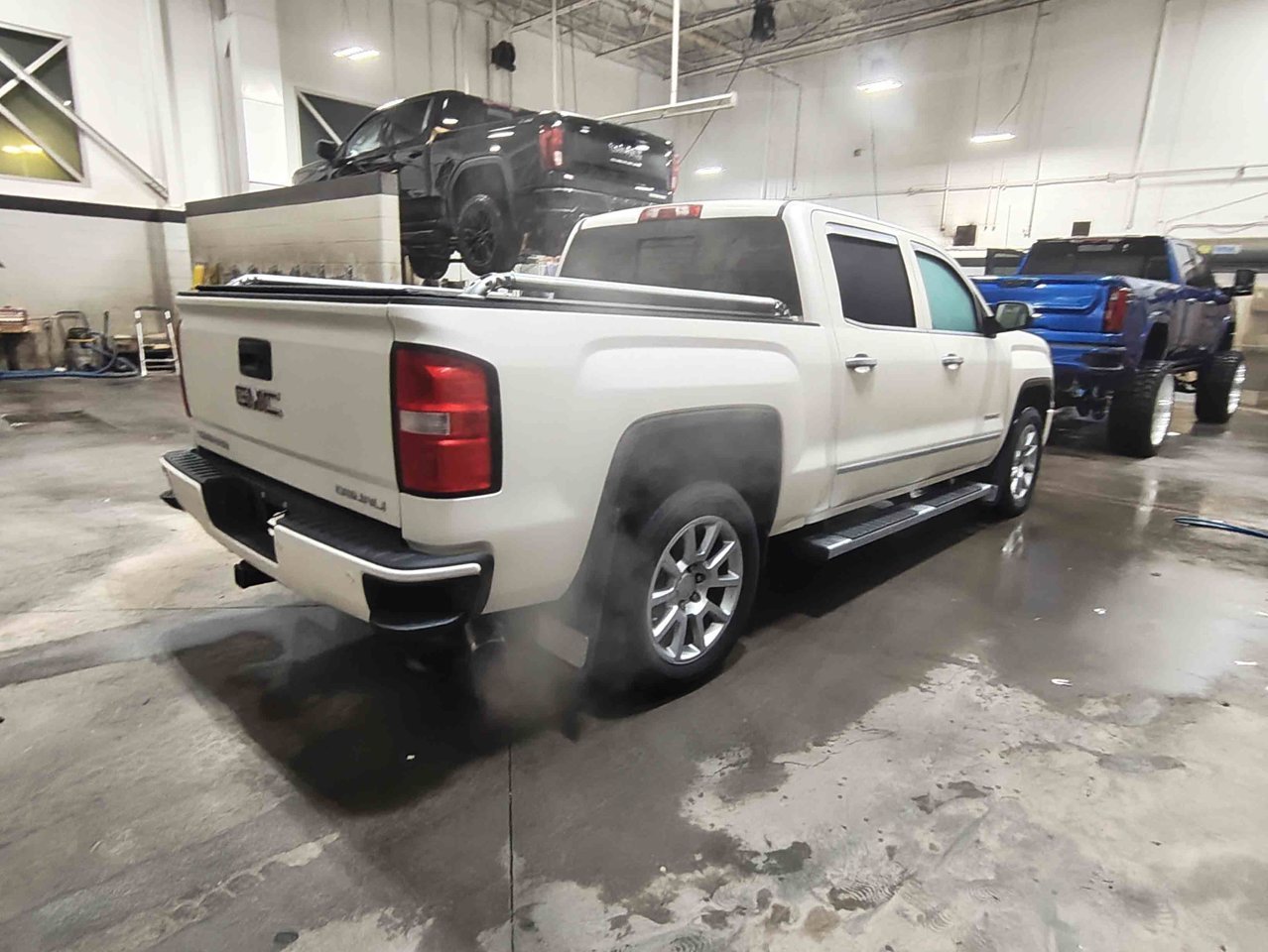 2014 GMC Sierra 1500 4WD Crew Cab Short Box Denali White Sherwood Park - photo #5