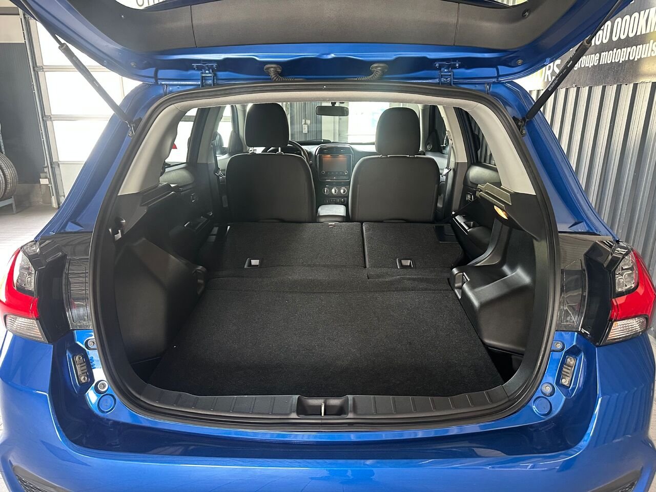 2023 Mitsubishi RVR Blue  - photo #11