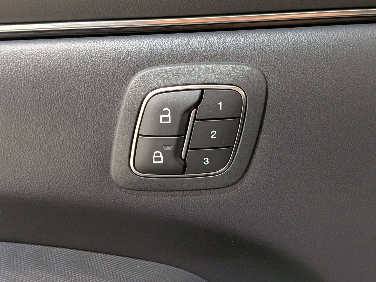 2021 Ford Mustang Mach-E Premium AWD Grey Val-David - photo #32