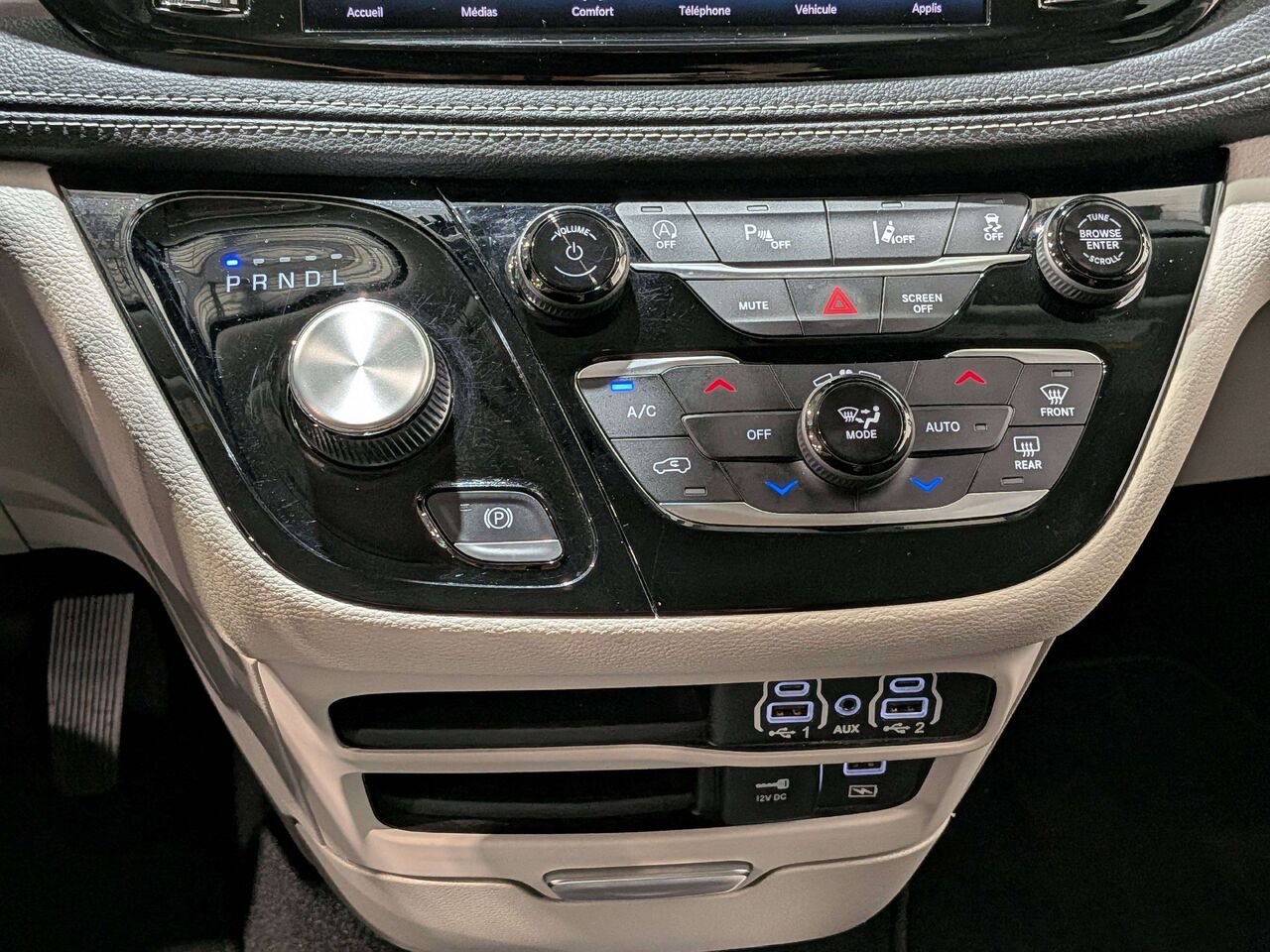 Chrysler Pacifica 2022 Bleu Val-David - photo #27