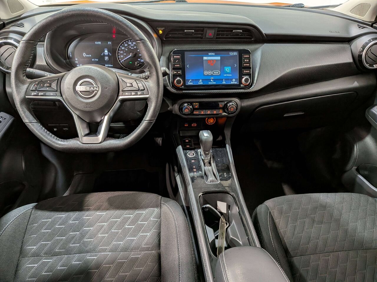 Nissan Kicks 2024 Orange Val-David - photo #26