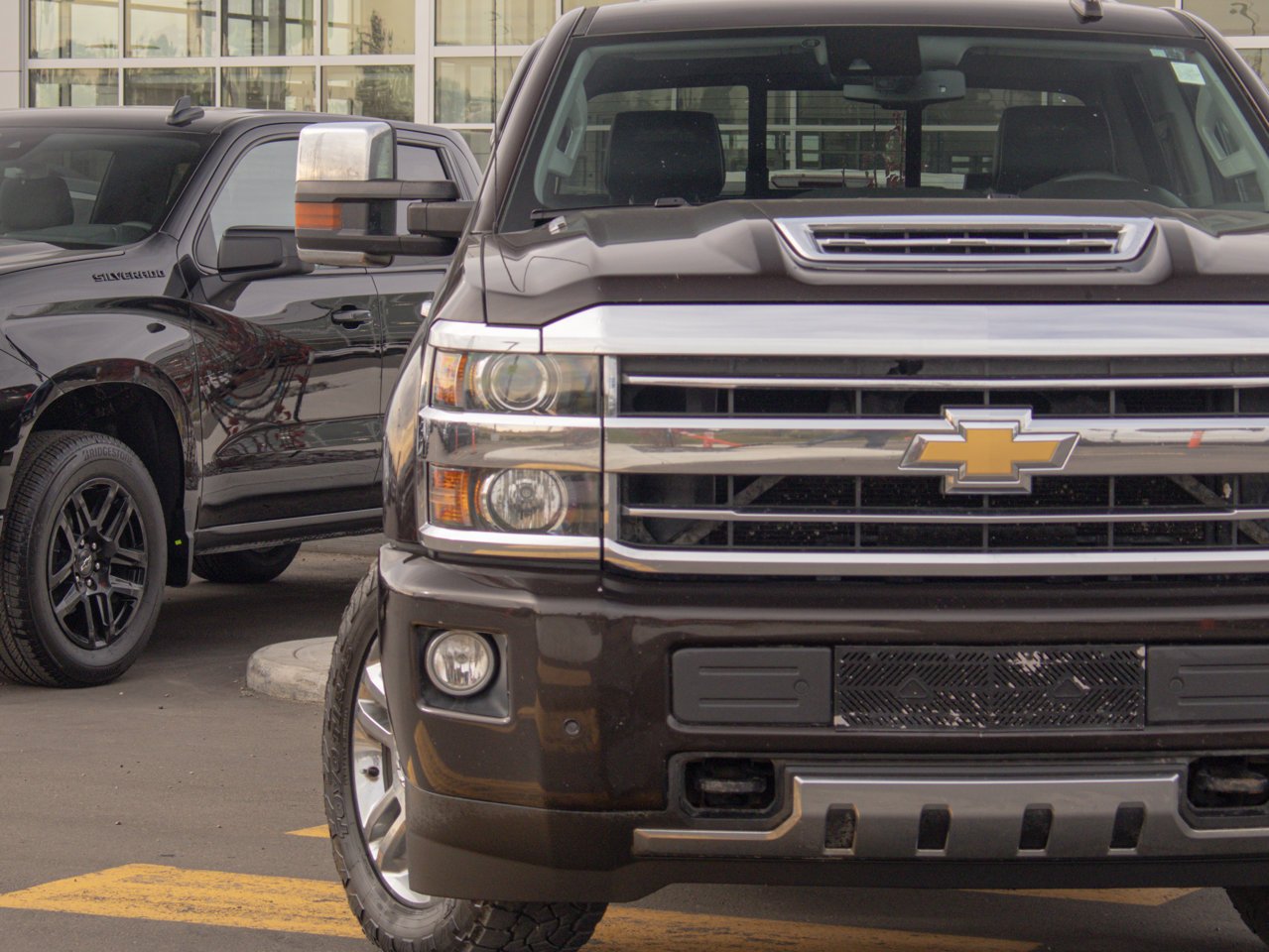 2018 Chevrolet Silverado 2500HD 4WD Crew Cab 153 High Country Havana Metallic Sherwood Park - photo #4