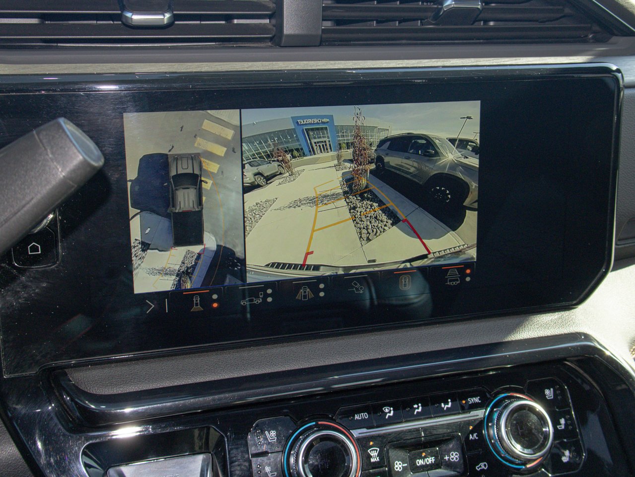 2024 GMC Sierra 2500HD 4WD Crew Cab 159 AT4 White Sherwood Park - photo #27