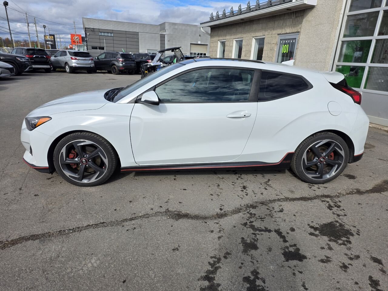 2019 Hyundai Veloster White  - photo #2