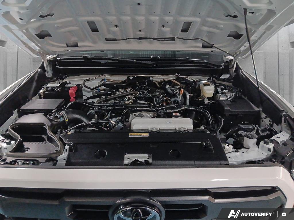 2025 Toyota Tacoma S2501725 | 4x4 Double Cab Auto White Edmonton - photo #9