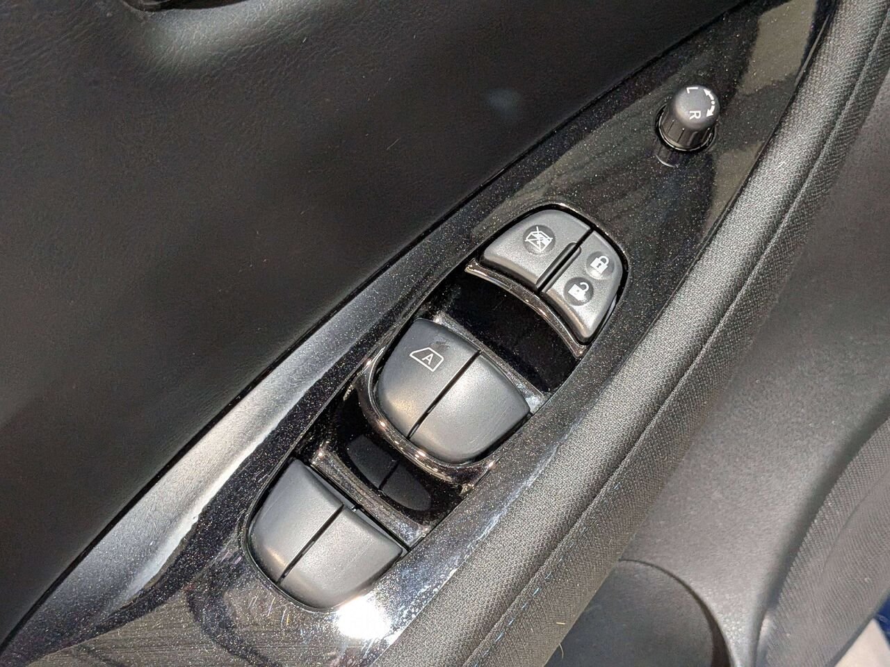2024 Nissan LEAF SV PLUS Hatchback Blue Val-David - photo #35