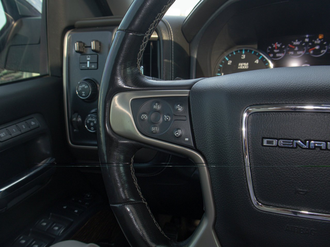 2018 GMC Sierra 1500 4WD Crew Cab 143.5 Denali Black Sherwood Park - photo #23