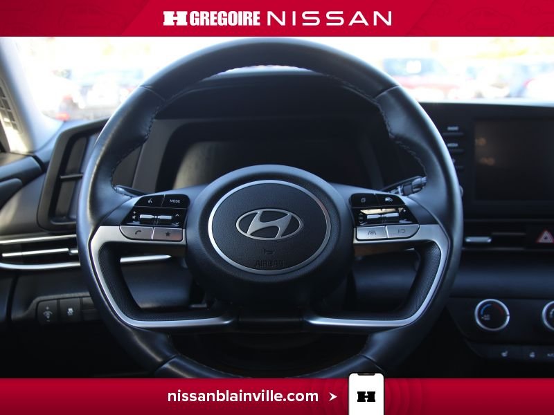2025 Hyundai Elantra Grey Laval - photo #13