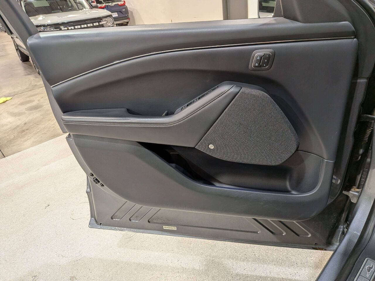 2021 Ford Mustang Mach-E Premium AWD Grey Val-David - photo #30