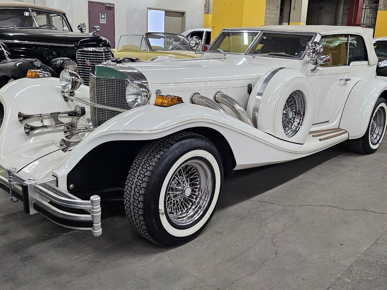 Excalibur Phaeton *PRIX EN USD* VOITURES EN MILES 1981 Blanc Montréal - photo #0