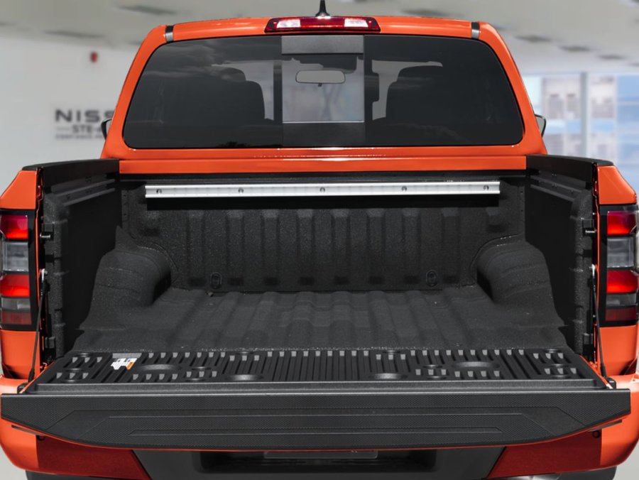 Nissan Frontier PRO-4X cabine double 4x4 2027 Super noir