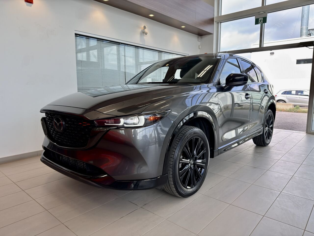 2023 Mazda CX-5 Grey Notre-Dame-des-Prairies - photo #3