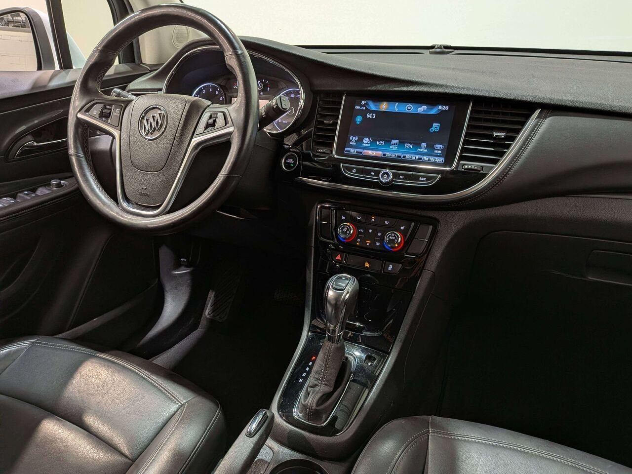 2018 Buick Encore FWD 4dr Essence White Val-David - photo #19