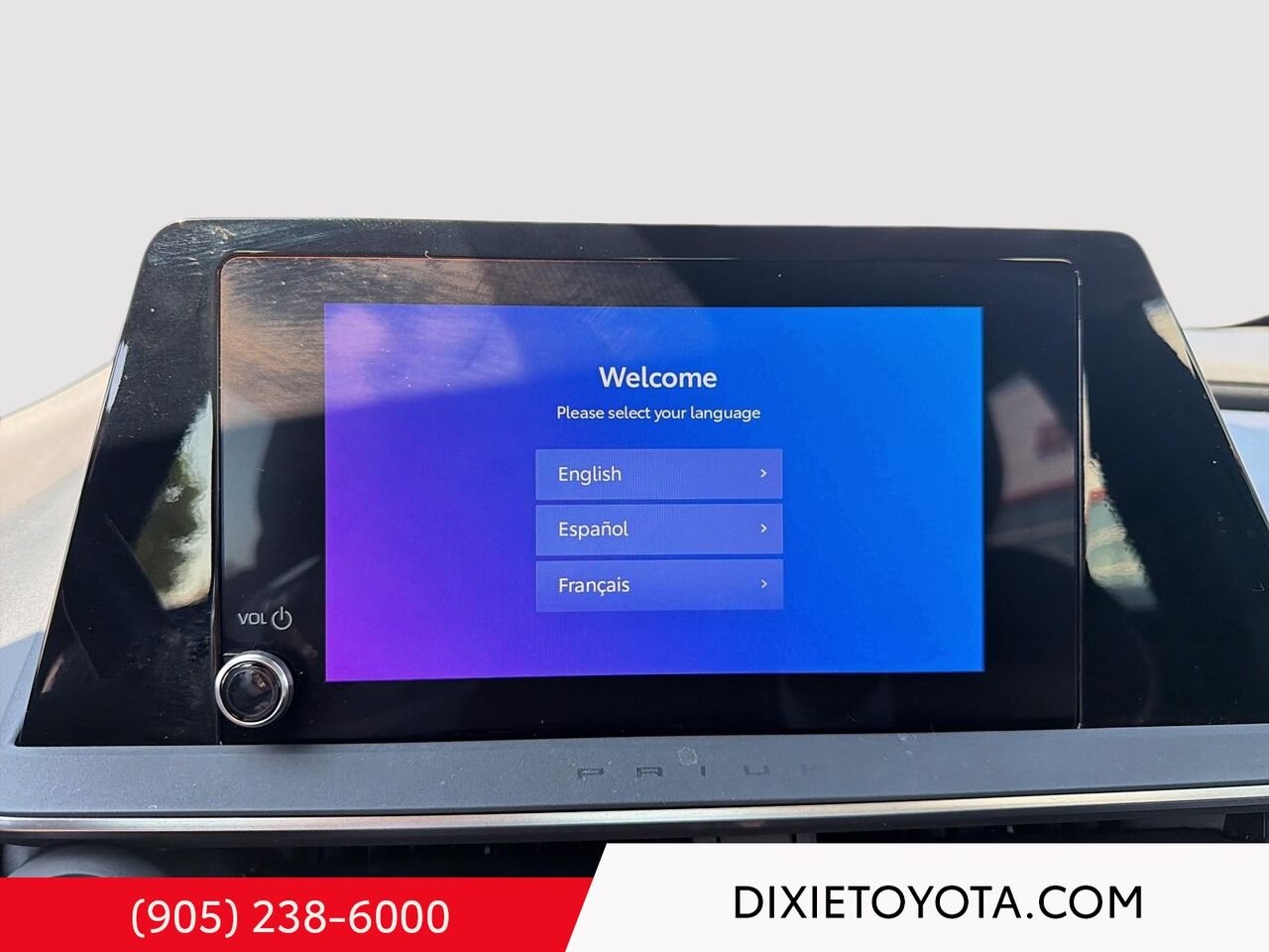 2023 Toyota Prius HYBRID XLE AWD / HEATED SEATS / ALLOY WHEELS / TOYOTA SAFETY SENSE / CARPLAY AND ANDROID AUTO Supersonic Red Mississauga - photo #13