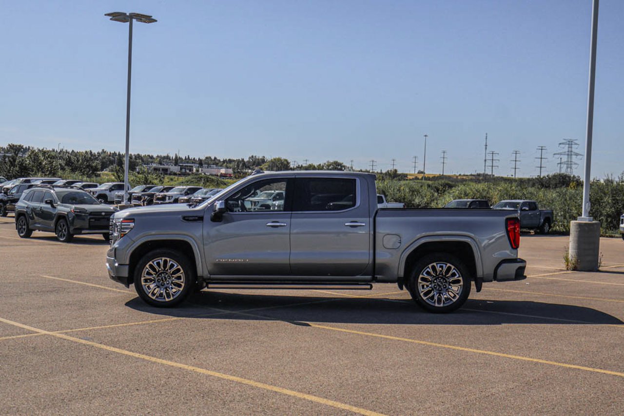2025 GMC Sierra 1500 4WD Crew Cab 147 Denali Ultimate Grey Sherwood Park - photo #4