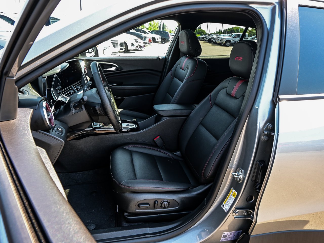 2025 Chevrolet Trax FWD 4dr 2RS Grey Sherwood Park - photo #16
