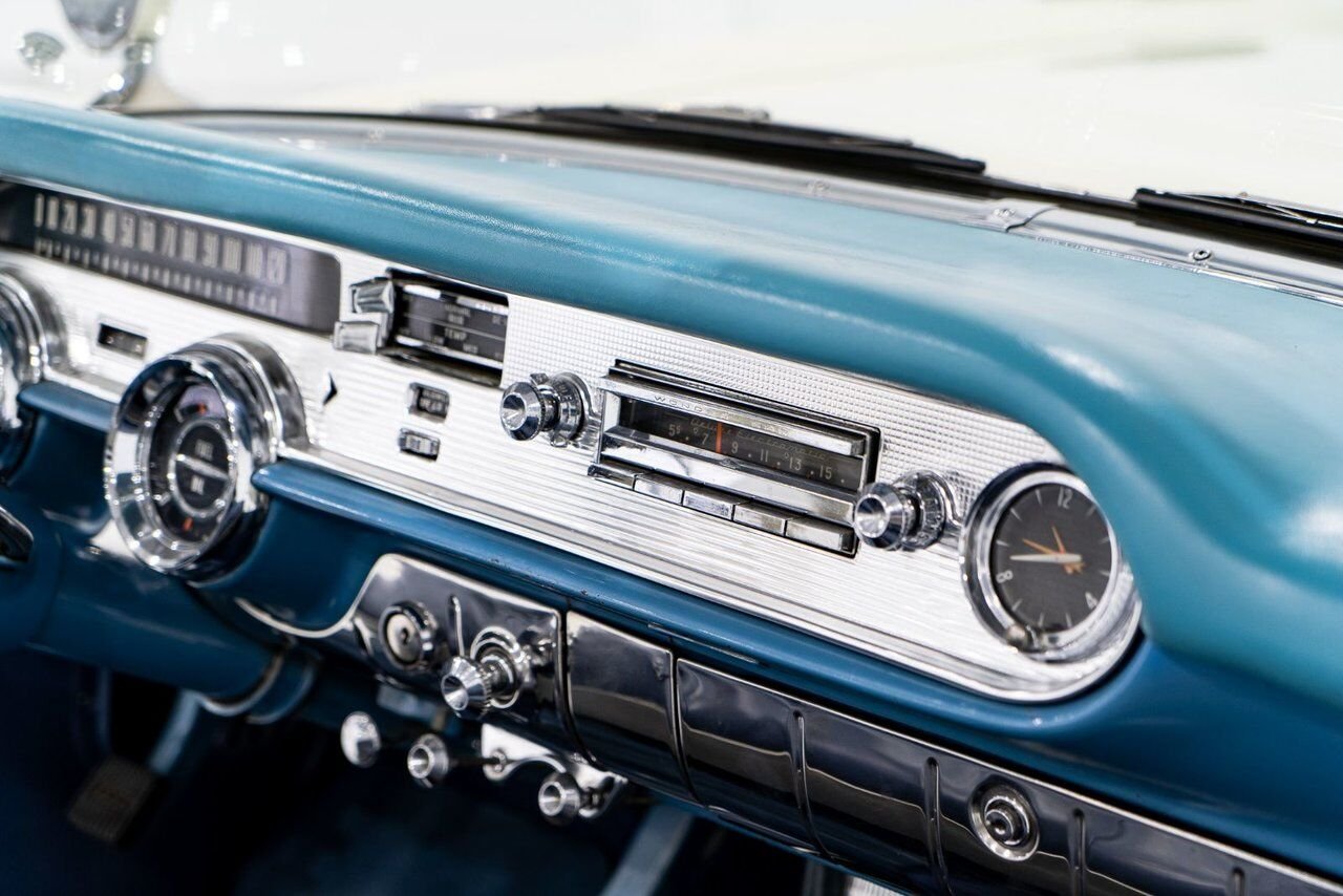Pontiac Bonneville *PRICE IN USD* Fuel injected 347/315HP 1 of 630 produced 1957 Blanc Montréal - photo #8