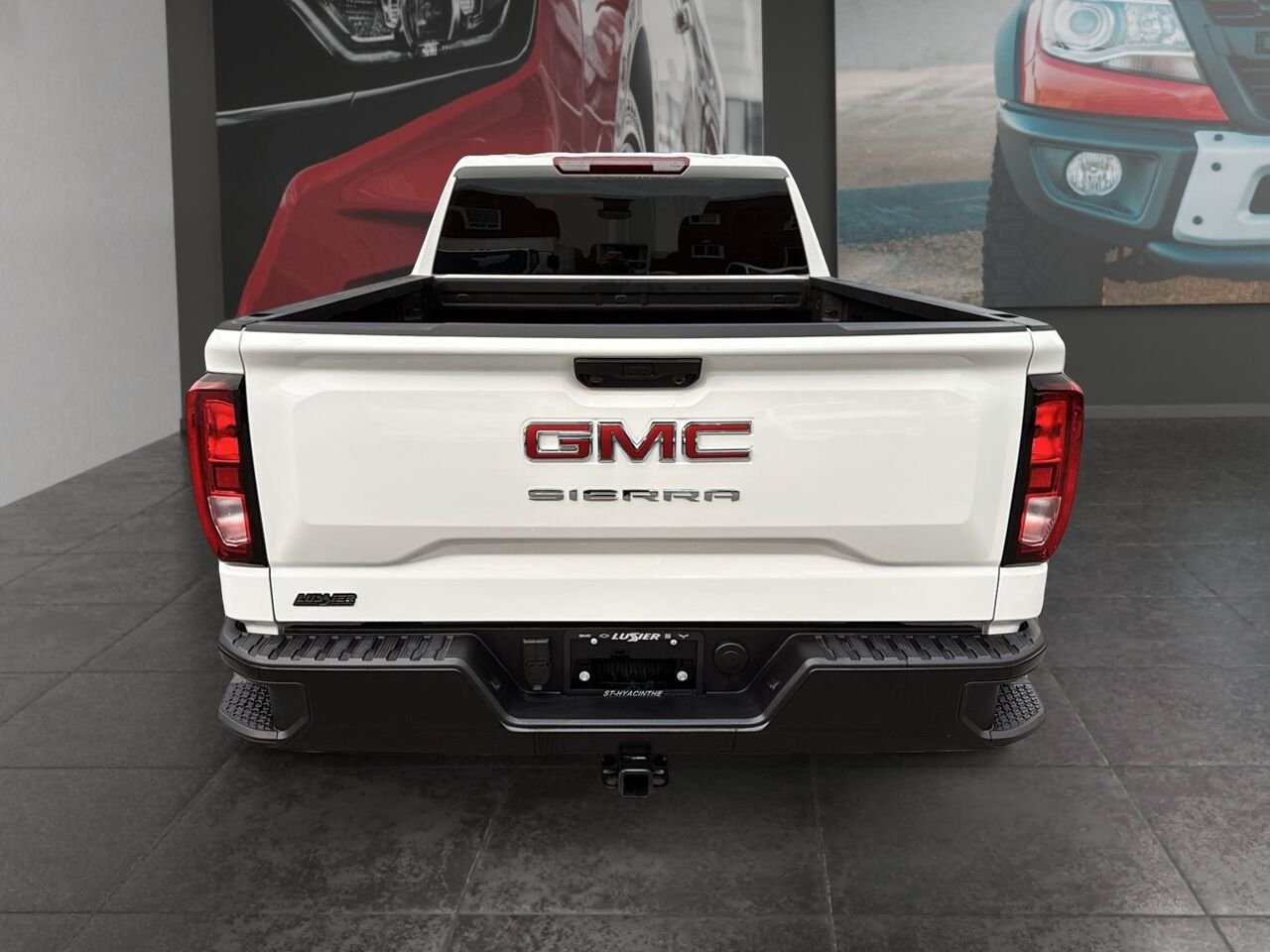 GMC Sierra 1500 Pro cabine multiplace 4RM 157 po 2026 BLANC SOMMET Saint-Hyacinthe - photo #2