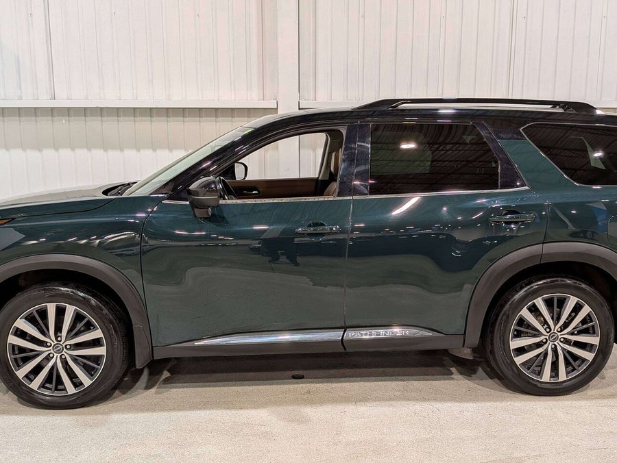 2022 Nissan Pathfinder Platinum 4WD Green