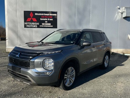Mitsubishi Outlander SE S-AWC 2024 Gris