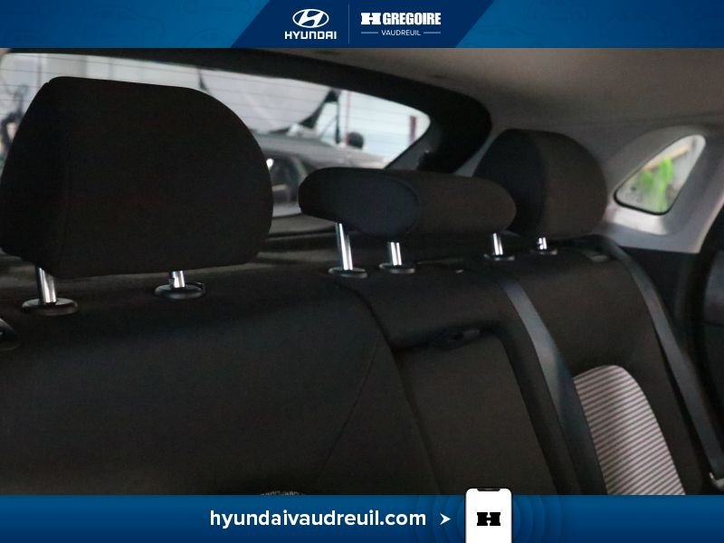 2019 Hyundai Kona White Laval - photo #31