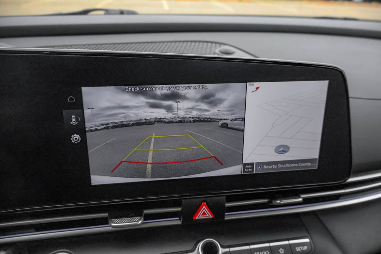 2025 Hyundai Elantra Preferred IVT w/Tech Pkg White Sherwood Park - photo #22
