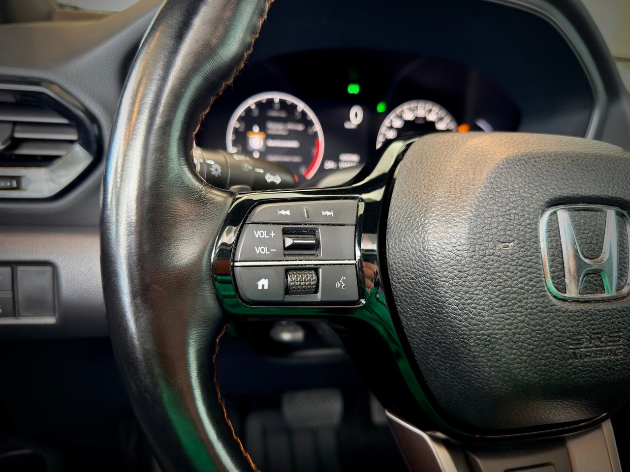2023 Honda Pilot White Notre-Dame-des-Prairies - photo #26
