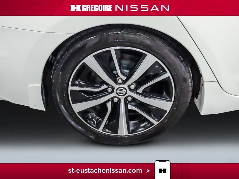 2021 Nissan Maxima White Saint-Eustache - photo #11