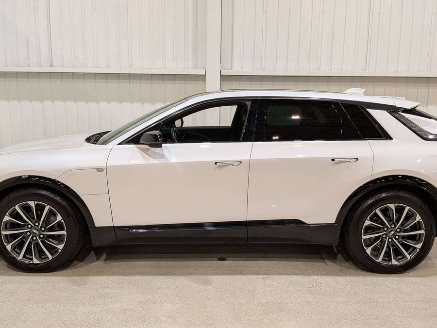 2024 Cadillac LYRIQ 4dr Sport w/1SJ White