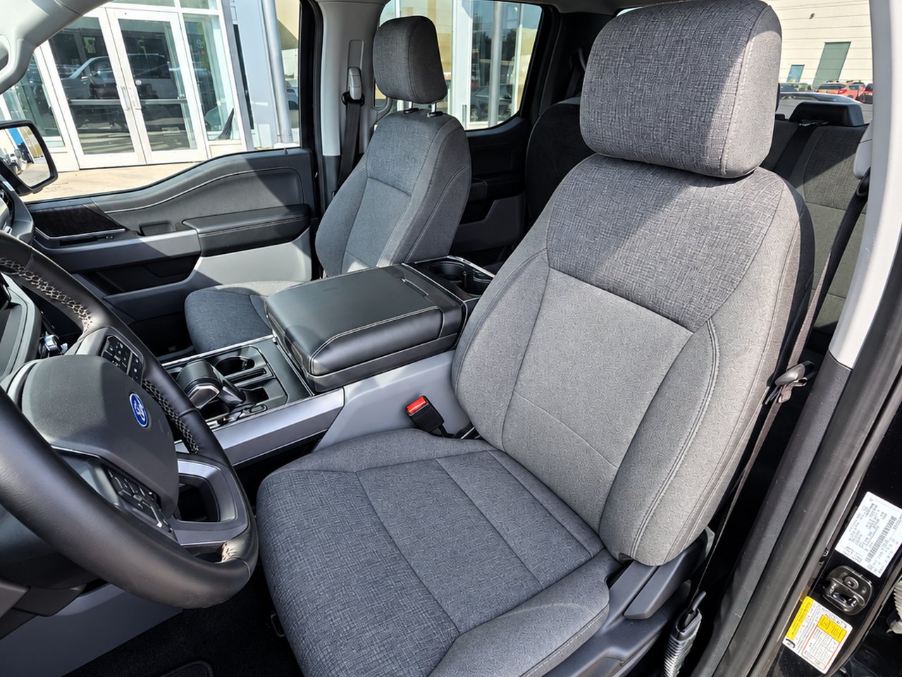 Ford F-150 Lightning XLT 2024 Noir Granby - photo #10