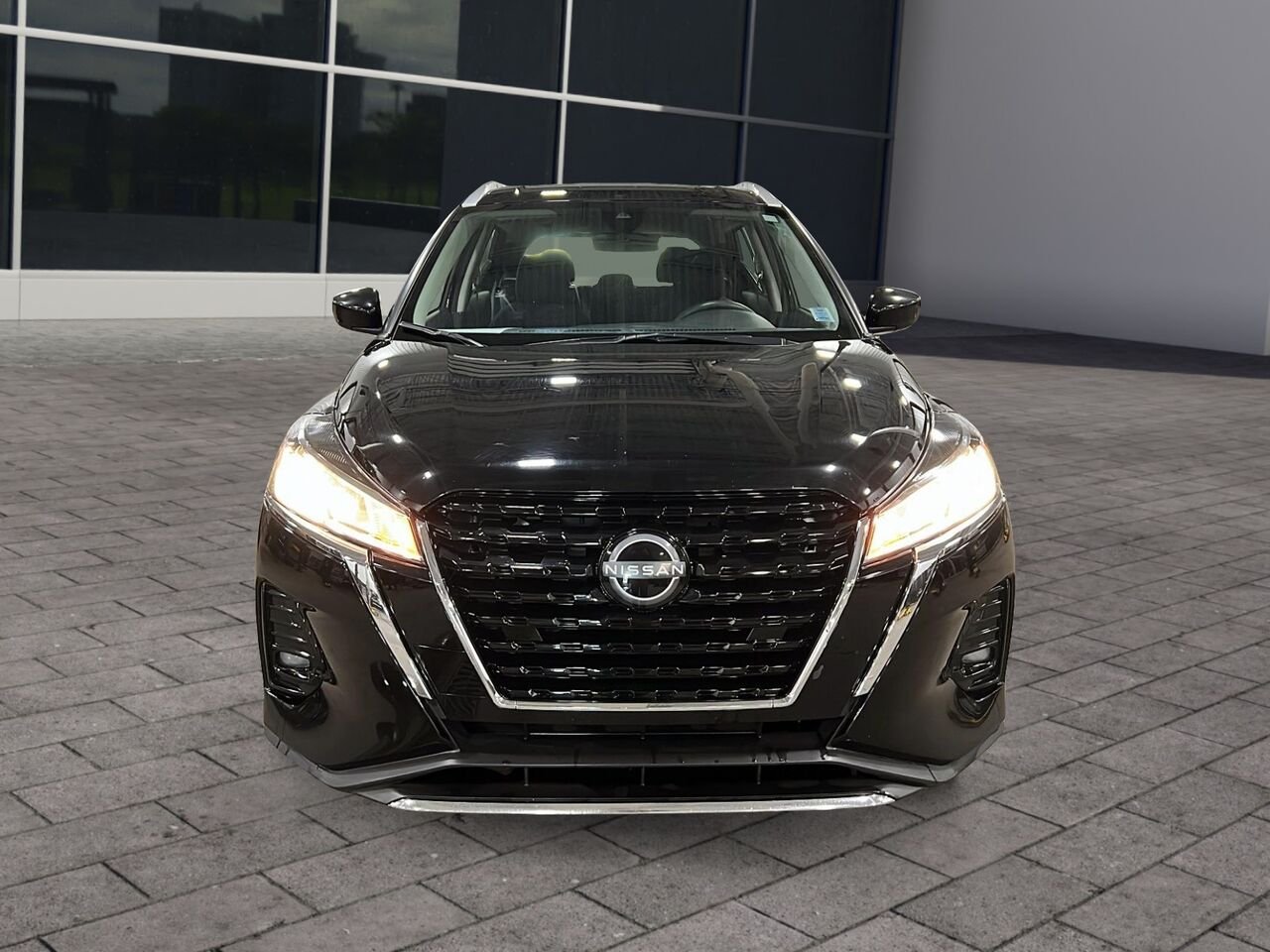 Nissan Kicks Play SV 2025 Noir Québec - photo #1