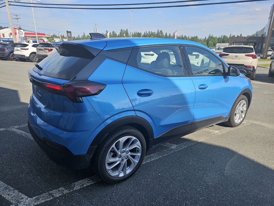Chevrolet Bolt 2027 2027 Bleu Marina métallisé
