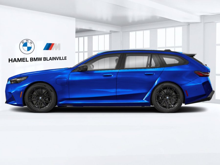 BMW M5 TOURING 2027 Bleu Marina Bay métallique