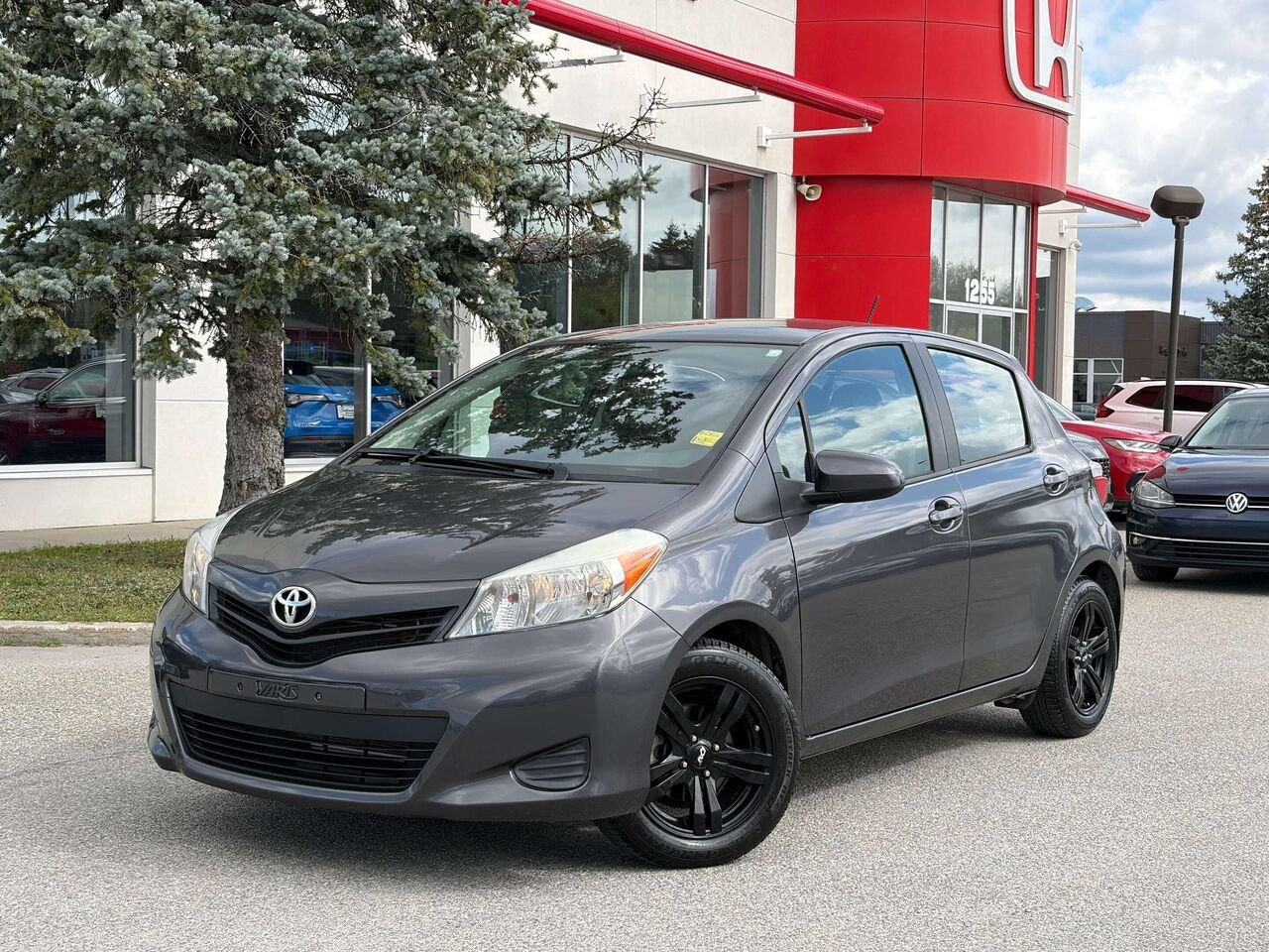 2014 Toyota Yaris LE Grey Gatineau - photo #0