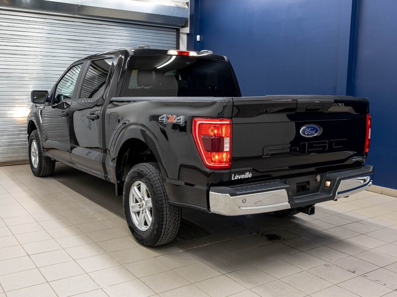 Ford F-150 XLT CREW 4X4 ECOBOOST *NAV* CARPLAY HITCH IV USB 2023 Noir Saint-Jérôme - photo #5