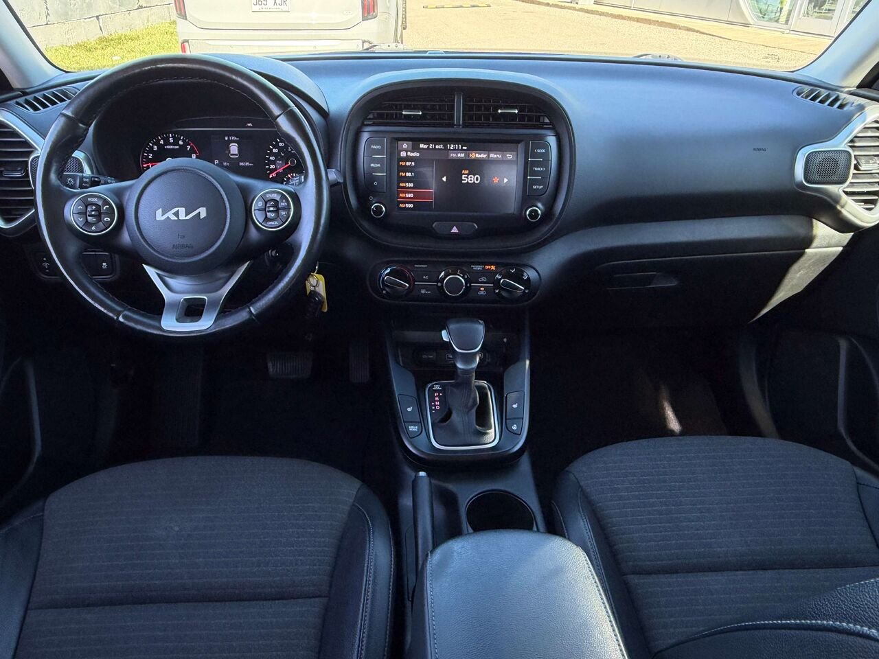 2022 Kia Soul White Gatineau - photo #15