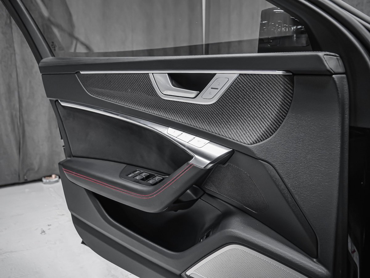 2023 Audi RS 6 Avant Black Montreal - photo #18