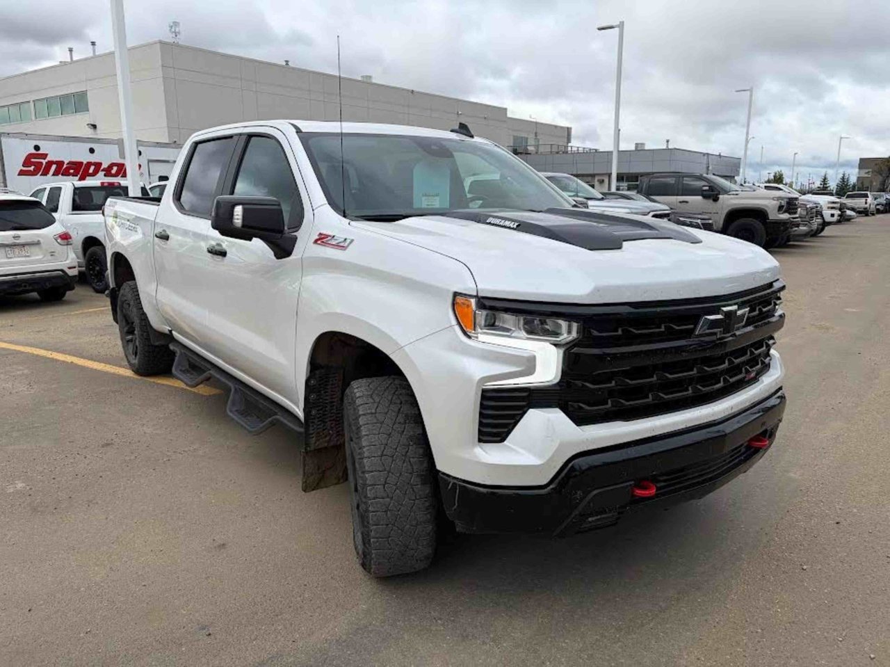 2024 Chevrolet Silverado 1500 4WD Crew Cab 147 LT Trail Boss White Sherwood Park - photo #1