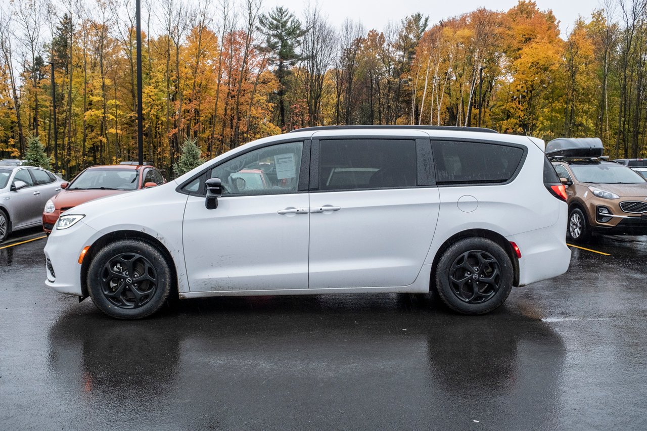 2025 Chrysler Pacifica White Gatineau - photo #2